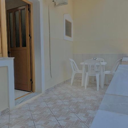 Ava'S Guesthouse Ksamil Eksteriør billede