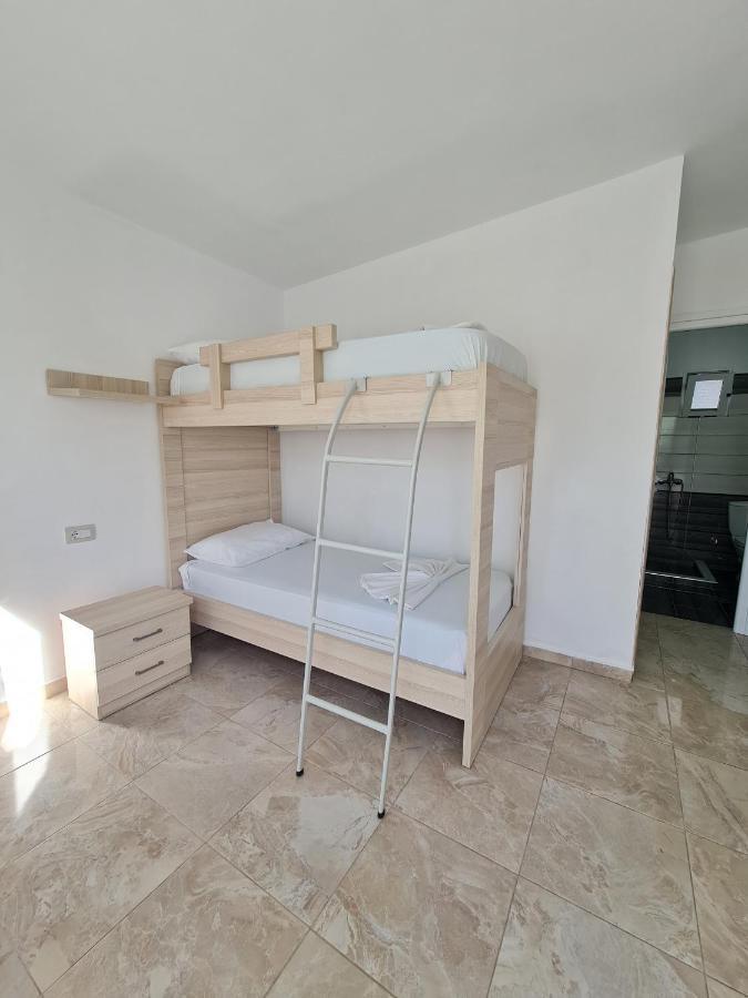 Ava'S Guesthouse Ksamil Eksteriør billede