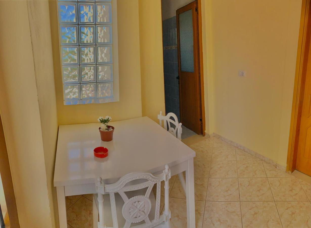 Ava'S Guesthouse Ksamil Eksteriør billede